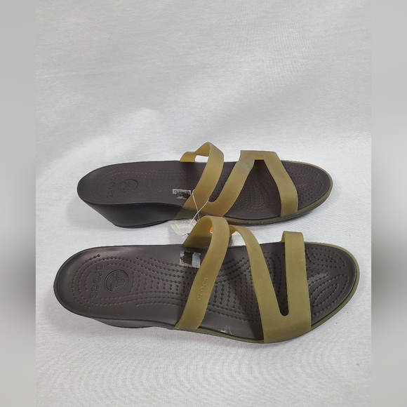CROCS Carliana Sandal- Size 11 womens -New with tags - Picture 2 of 5